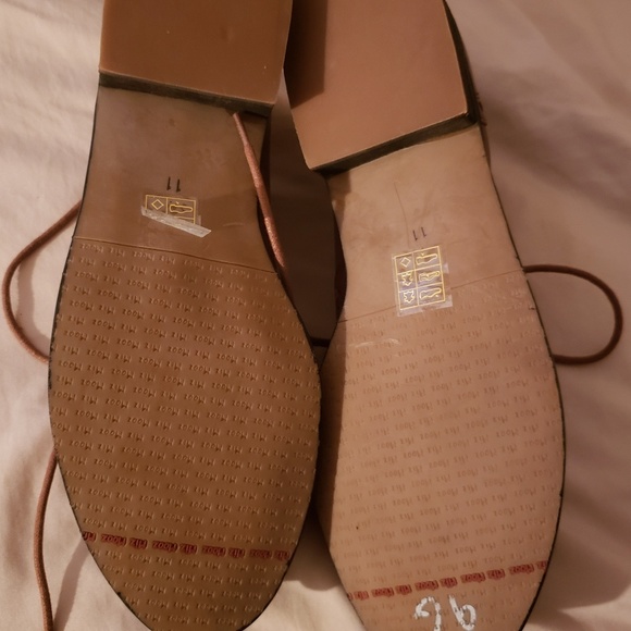 Shoes - Picture 2 of 3